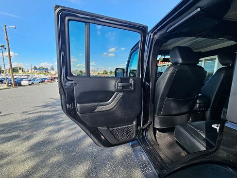 Used 2017 Jeep Wrangler Unlimited Sport w/ Quick Order Package 24S image 36