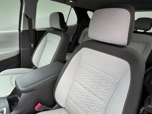 Used 2022 Chevrolet Equinox LT image 12
