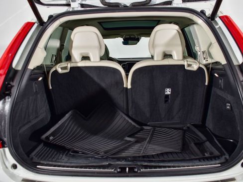 Used 2021 Volvo XC90 T6 Momentum image 25