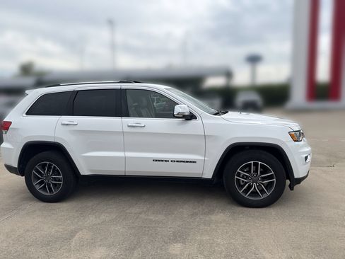 Used 2019 Jeep Grand Cherokee Limited RWD image 2