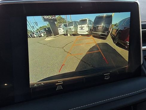 Used 2023 Chevrolet Suburban Premier AWD/4WD image 14