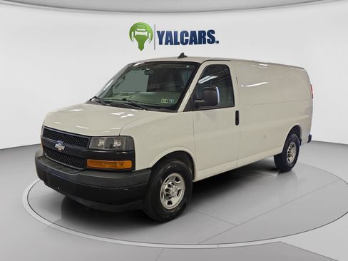 Used 2019 Chevrolet Express 2500 RWD image 1