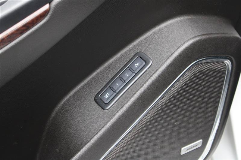 Used 2017 GMC Yukon XL SLT AWD/4WD image 12