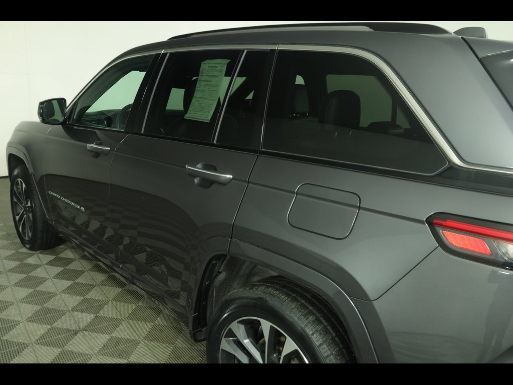 Used 2022 Jeep Grand Cherokee Overland AWD/4WD image 21