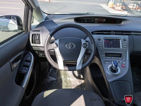 Used 2015 Toyota Prius Two FWD image 2