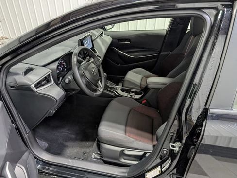 Used 2025 Toyota Corolla SE FWD image 14