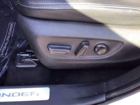 Used 2023 Toyota Highlander Limited image 20