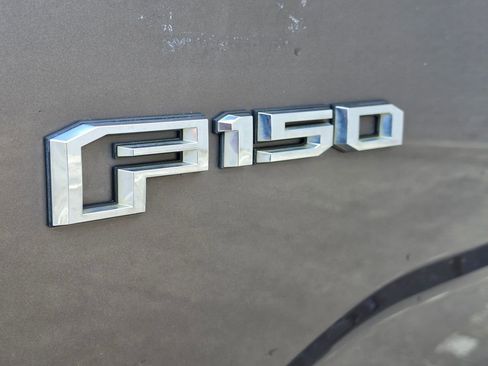 Used 2015 Ford F150 XLT w/ Equipment Group 302A Luxury image 11