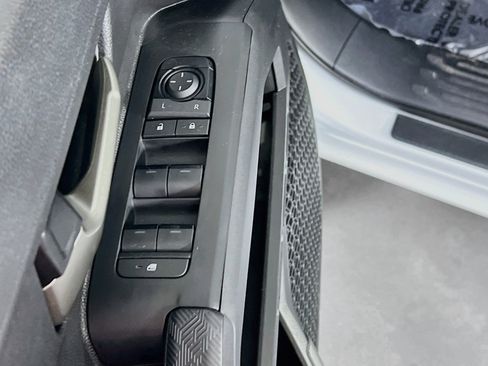 Used 2024 Toyota Tacoma TRD Off-Road image 17