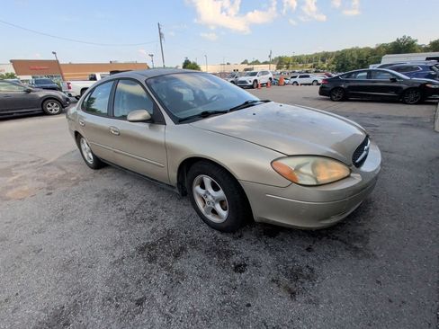 Used 2001 Ford Taurus SES FWD image 2