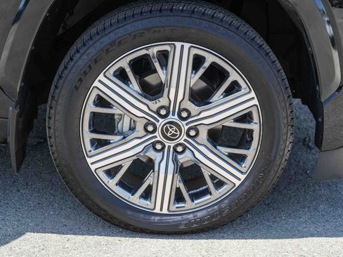 Used 2024 Toyota Sequoia Capstone AWD/4WD image 11