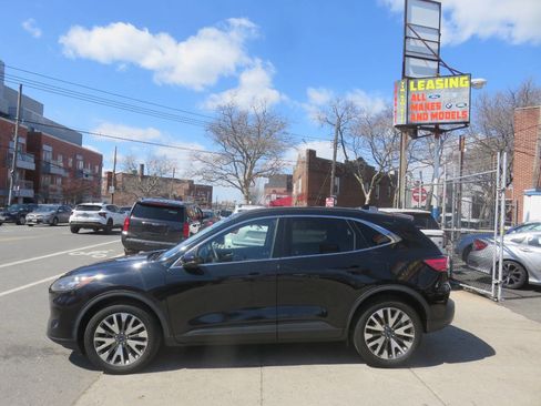 Used 2020 Ford Escape Titanium image 7