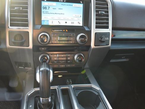 Used 2016 Ford F150 Platinum w/ Equipment Group 701A Luxury image 16