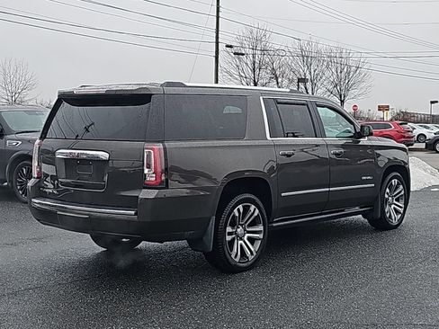 Used 2020 GMC Yukon XL Denali w/ Denali Premium Package image 12