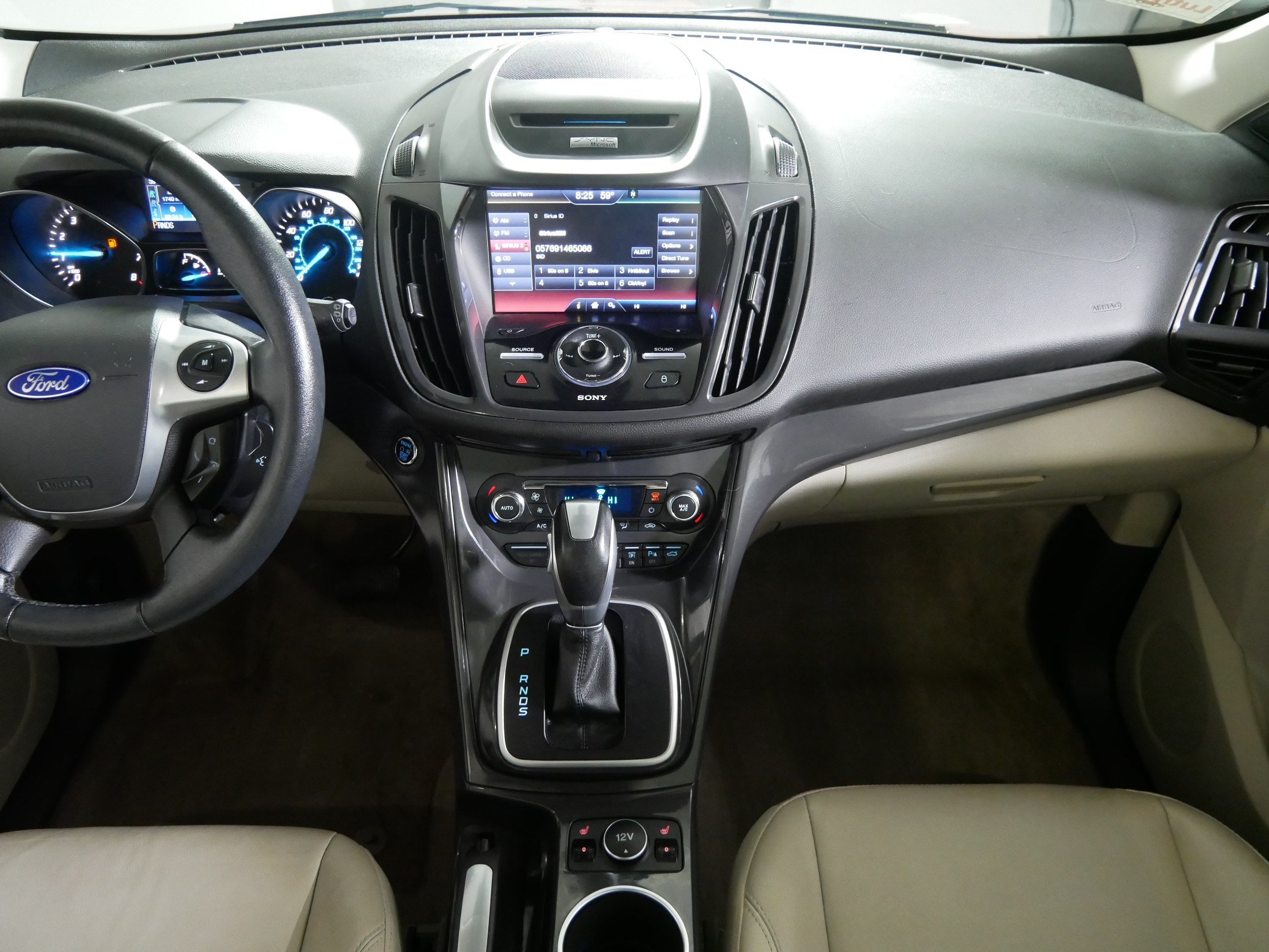 Used 2014 Ford Escape Titanium w/ Equipment Group 401A AWD/4WD image 10