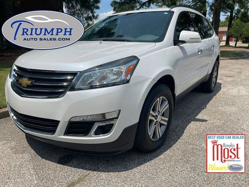 Used 2017 Chevrolet Traverse LT FWD image 1