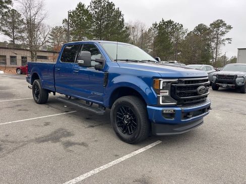 Used 2022 Ford F350 Lariat w/ Black Appearance Package image 5