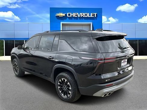 Used 2025 Chevrolet Traverse Z71 w/ Enhanced Driving Package AWD/4WD image 5