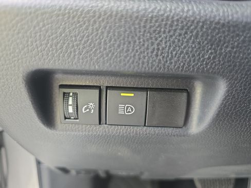 Used 2025 Toyota RAV4 XLE FWD image 26