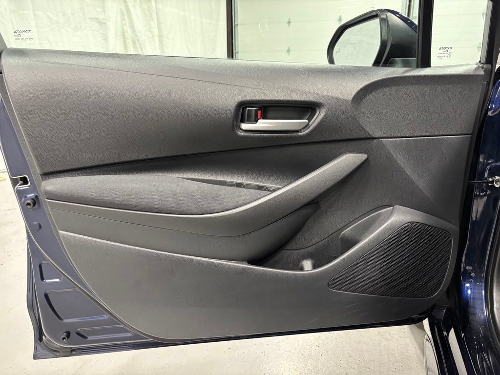 Used 2026 Toyota Corolla SE FWD image 8