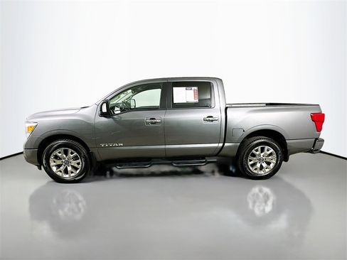 Used 2024 Nissan Titan SV w/ SV Convenience Package image 5