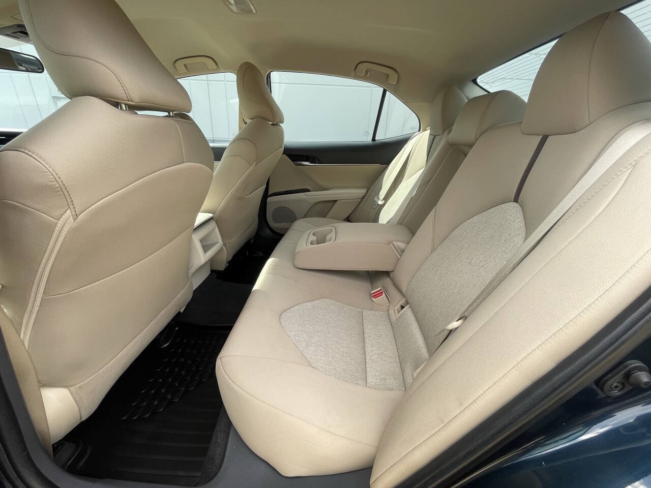 Used 2020 Toyota Camry LE FWD image 12