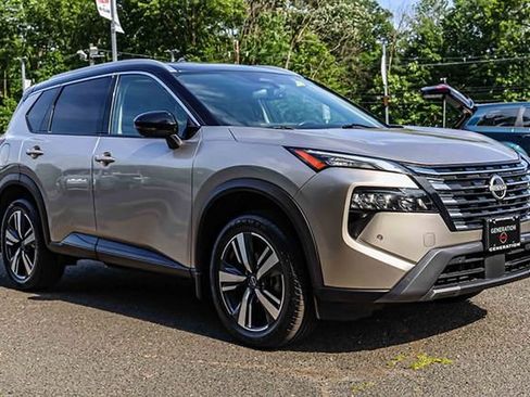 Certified 2024 Nissan Rogue SL w/ SL Premium Package AWD/4WD image 1