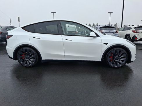Used 2024 Tesla Model Y Performance image 8