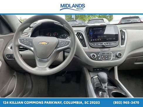 Used 2025 Chevrolet Malibu LT FWD image 12