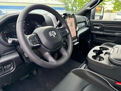 Used 2026 RAM 2500 Laramie AWD/4WD image 15
