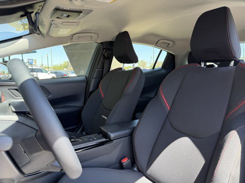 Used 2025 Toyota Prius Plug-In Hybrid FWD image 29