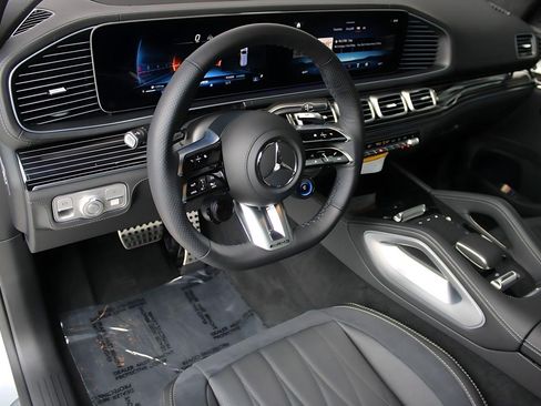 New 2026 Mercedes-Benz GLS 63 AMG 4MATIC image 4