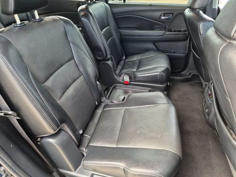 Used 2017 Honda Pilot Elite image 33