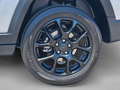 Used 2025 Jeep Compass Latitude w/ Altitude Special Edition AWD/4WD image 28