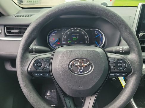 Certified 2024 Toyota RAV4 LE AWD/4WD image 8