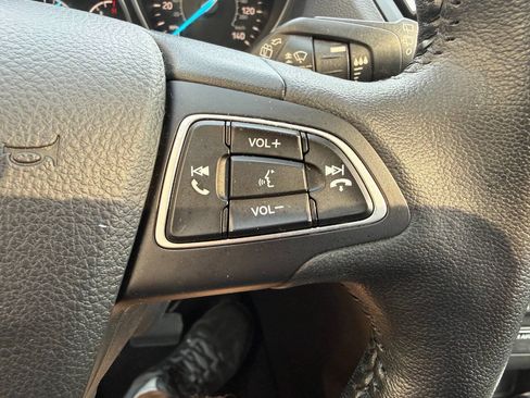 Used 2019 Ford Escape SEL AWD/4WD image 21