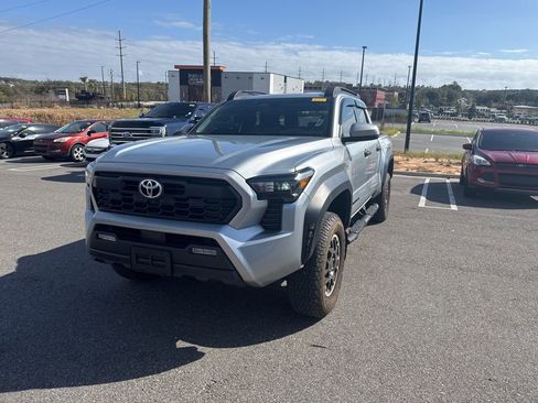 Used 2024 Toyota Tacoma TRD Off-Road image 6