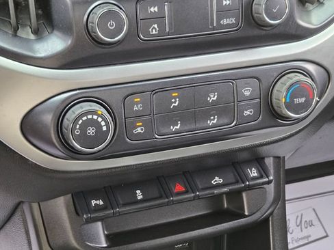 Used 2022 Chevrolet Colorado LT w/ Fleet Safety Package RWD image 31