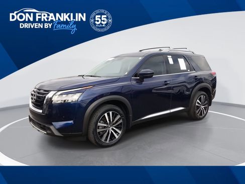 Used 2024 Nissan Pathfinder Platinum image 1