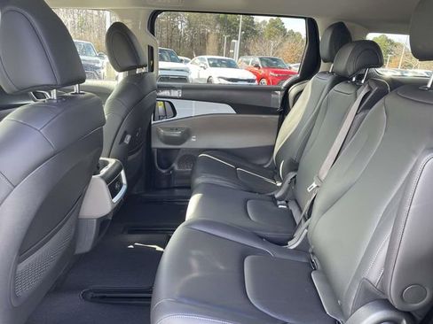 New 2026 Kia Carnival image 25