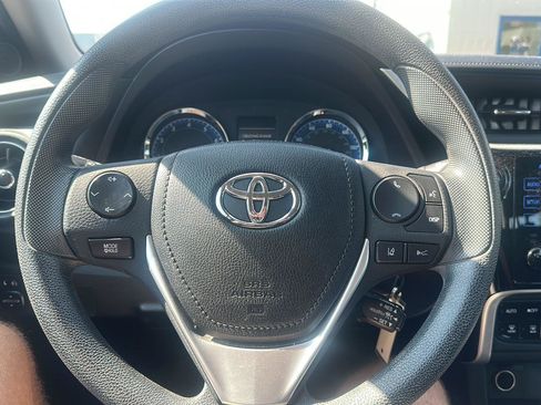 Used 2017 Toyota Corolla LE FWD image 15