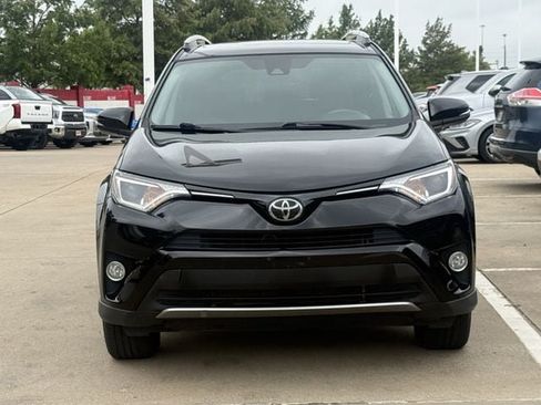 Used 2018 Toyota RAV4 XLE AWD/4WD image 8