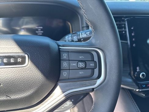 Used 2024 Jeep Wagoneer Series III image 23