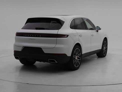 Used 2024 Porsche Cayenne image 6