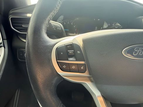 Used 2021 Ford Explorer XLT w/ Equipment Group 202A AWD/4WD image 17