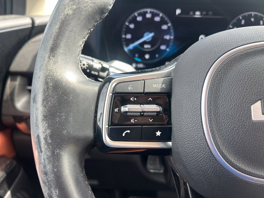 Certified 2024 Kia Carnival SX FWD image 17