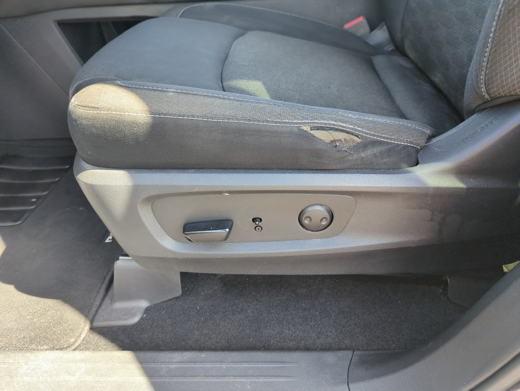 Used 2022 Nissan Pathfinder SV AWD/4WD image 13