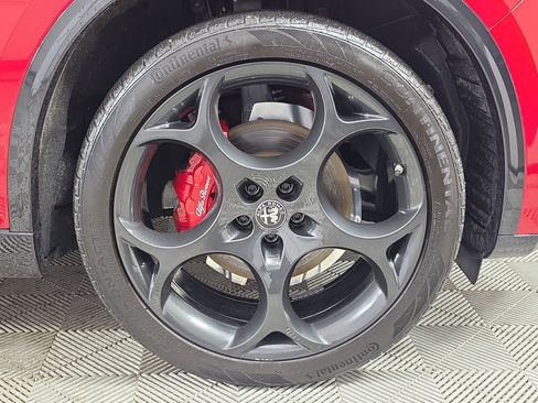 Used 2024 Alfa Romeo Stelvio Veloce AWD/4WD image 10