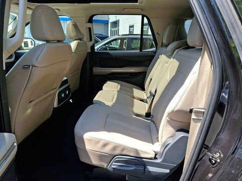 Used 2024 Ford Expedition Max Limited AWD/4WD image 11