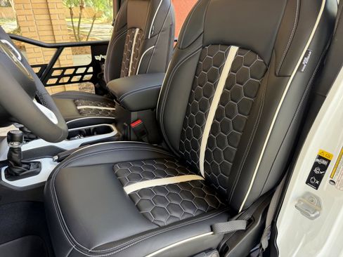 Used 2026 Jeep Wrangler Unlimited Sahara AWD/4WD image 18